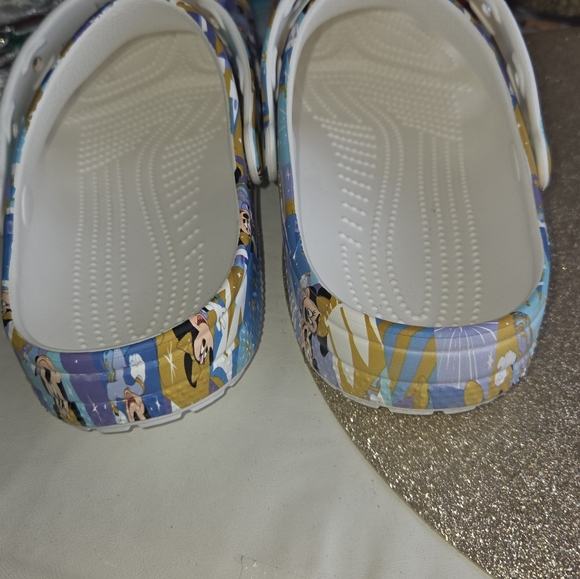 Crocs - Picture 6 of 7